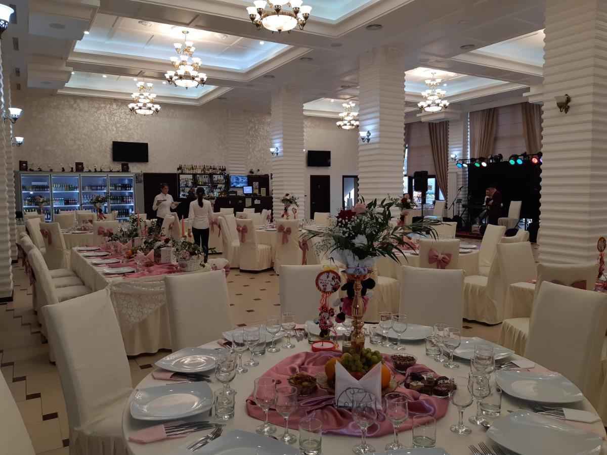 Hotel Ro&Mario Barlad Bîrlad المظهر الخارجي الصورة