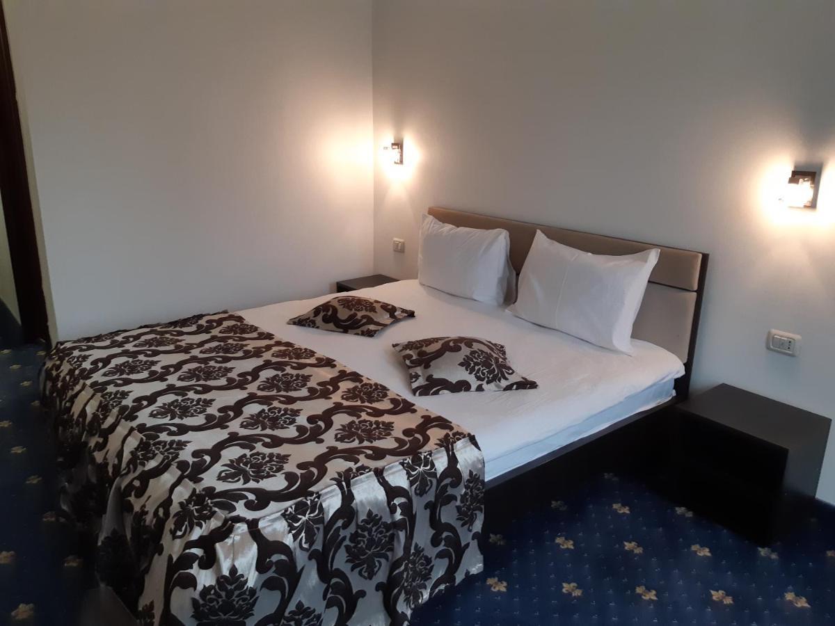 Hotel Ro&Mario Barlad Bîrlad المظهر الخارجي الصورة